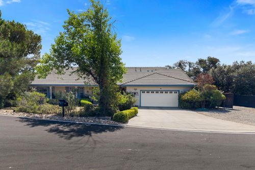 401 Oakridge Ct, Valley Springs, CA, 95252-9362 | Card Image