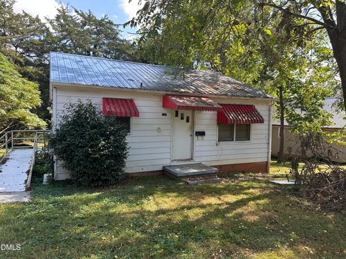 111 S 7th Ave, Siler City, NC, 27344-3327 | Card Image