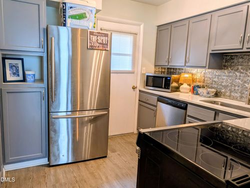 apt-f3-220 Elizabeth St, Chapel Hill, NC, 27514-3216 | Card Image