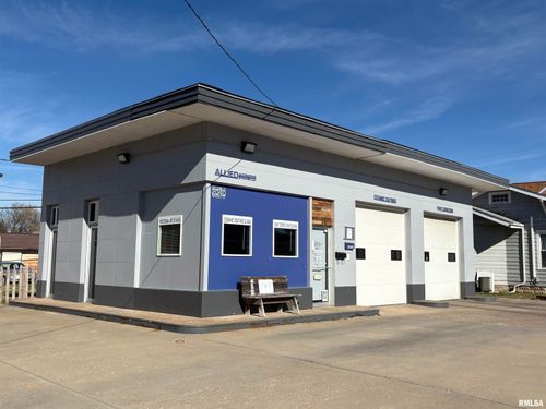 2040 Walnut St, Murphysboro, IL, 62966-1912 | Card Image