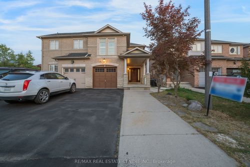 9 Amethyst Cir, Brampton, ON, L6P0Z7 | Card Image