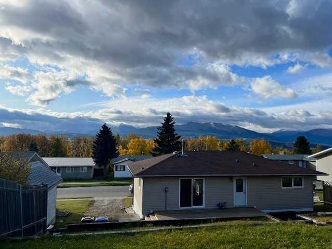 10250 97 Avenue, Home with 3 bedrooms, 2 bathrooms and 2 parking in Grande Cache AB | Image 16