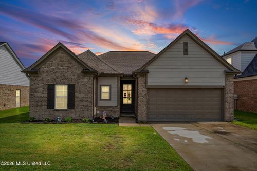 9073 Lakeside Cir S, Walls, MS, 38680-1011 | Card Image