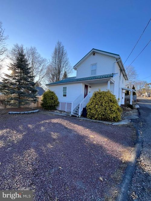 18 Park St, FROSTBURG, MD, 21532-1616 | Card Image