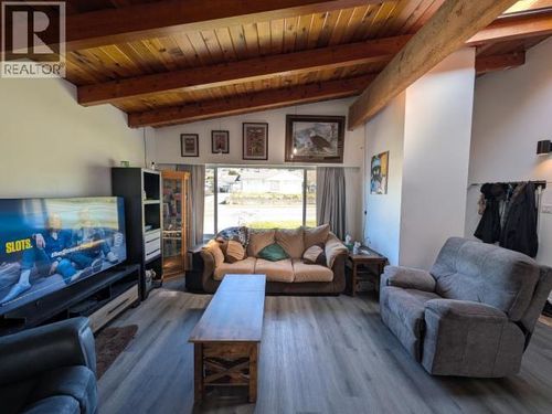 4029 Joyce Ave, Powell River, BC, V8A2Z4 | Card Image