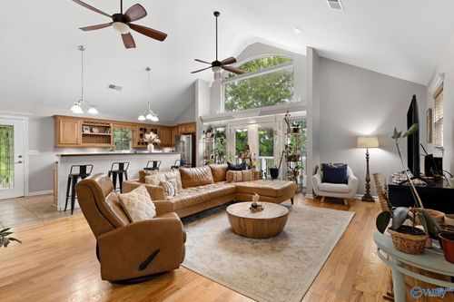 2005 Brown St, Guntersville, AL, 35976-1301 | Card Image