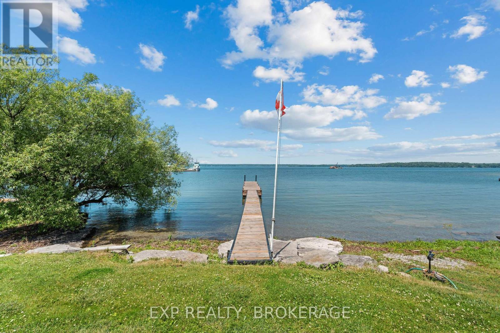 Residential in Frontenac Islands (Wolfe Island) 4
