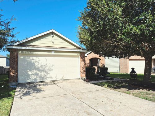8302 Obsidian Ct, Rosharon, TX, 77583-6597 | Card Image