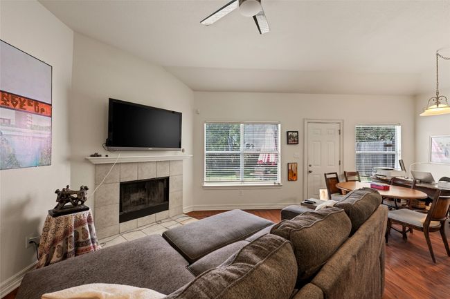 B - 1002 Castile Rd, Home with 3 bedrooms, 2 bathrooms and 3 parking in Austin TX | Image 12