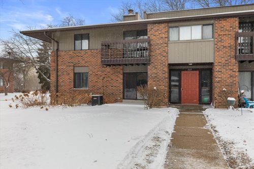 c-360 Park Hill Drive, Pewaukee, WI, 53072 | Card Image