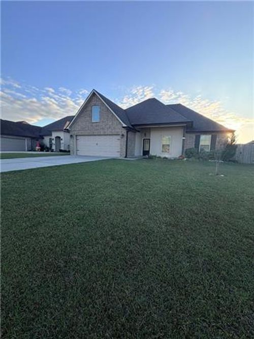 210 Hidden Cypress Dr, Belle Chasse, LA, 70037-1763 | Card Image