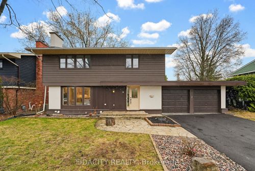 7 Gagnon Crt, Kanata, ON, K2K1A7 | Card Image