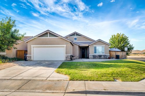 3111 Desert Moon Avenue, Rosamond, CA, 93560 | Card Image