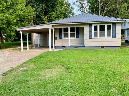 712 Se 2nd St, Walnut Ridge, AR, 72476-3103 | Card Image