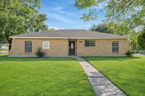 11503 High Star Dr, Houston, TX, 77072-1308 | Card Image