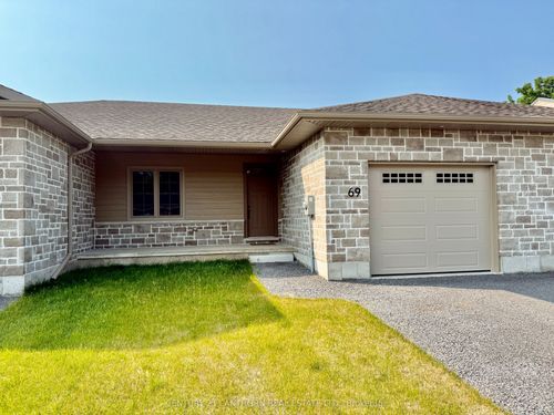 69 Seymour St W, Madoc, ON, K0K2K0 | Card Image