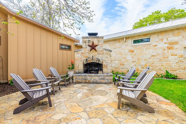 202 S Bowie St, Home with 5 bedrooms, 6 bathrooms and 1 parking in Fredericksburg TX | Image 46
