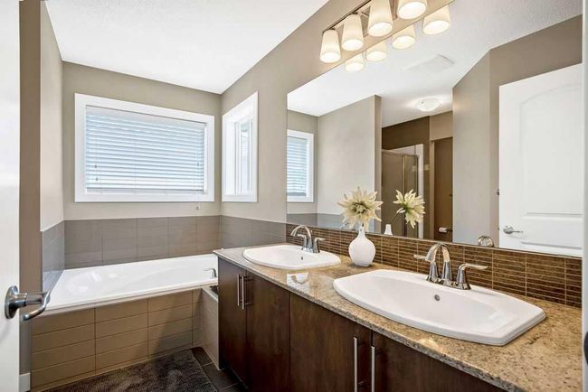 5 Drake Landing Loop, House detached with 3 bedrooms, 2 bathrooms and 5 parking in Okotoks AB | Image 25
