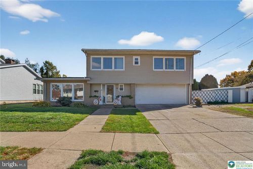 58 E Lafayette Pl, Wilkes Barre, PA, 18702-2227 | Card Image