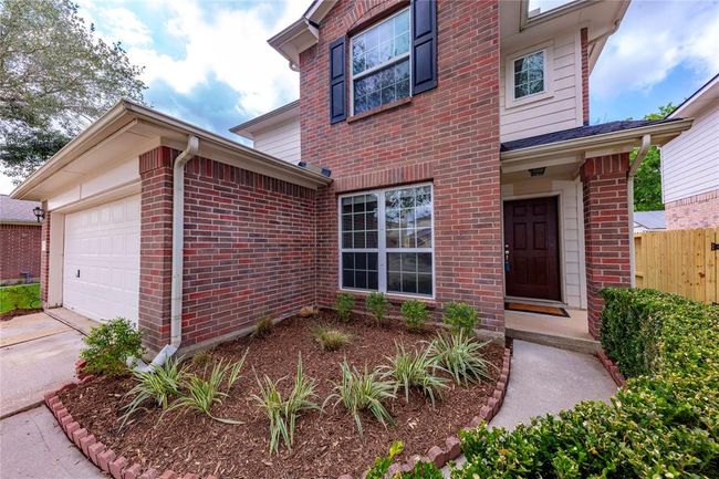 13907 Bonnetbriar Ln, House other with 3 bedrooms, 3 bathrooms and 2 parking in Sugar Land TX | Image 8