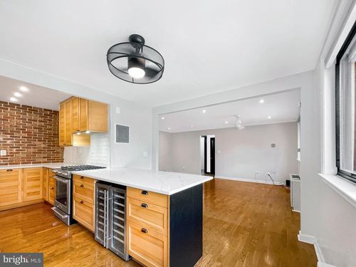apt-209-2725 39th St Nw, WASHINGTON, DC, 20007-1200 | Card Image
