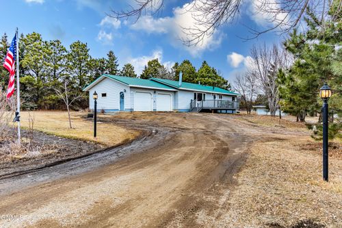 600 79th Ave Ne, Bismarck, ND, 58503-6207 | Card Image
