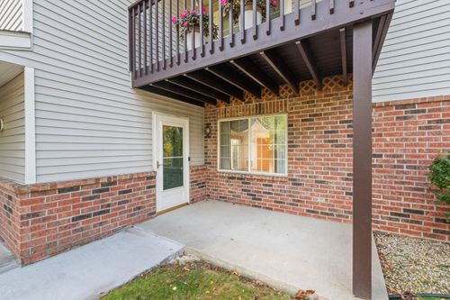 170 W Aspen Ct, Oak Creek, WI, 53154-4447 | Card Image