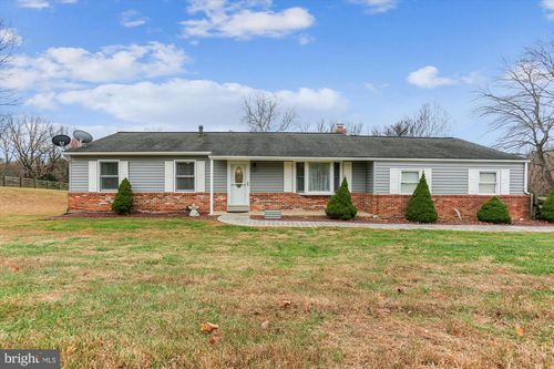 11377 Canary Dr, Ijamsville, MD, 21754-8927 | Card Image