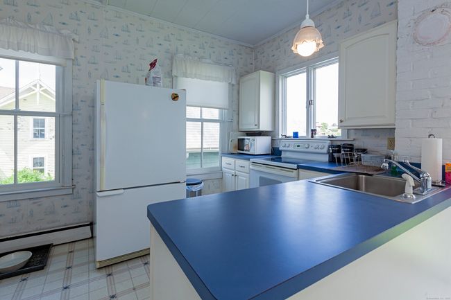 18 Prospect Hill Rd, House other with 6 bedrooms, 2 bathrooms and 1 parking in Branford CT | Image 14