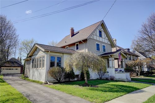 16 Potter Pl, Fairport, NY, 14450-2420 | Card Image