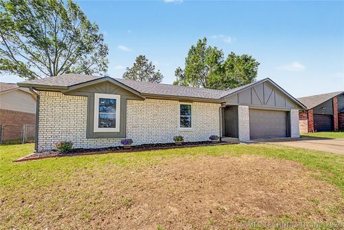 301 Valhalla Dr, Muskogee, OK, 74403-8511 | Card Image