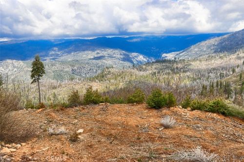 7170 Yosemite Park Way, Yosemite, CA, 95389 | Card Image