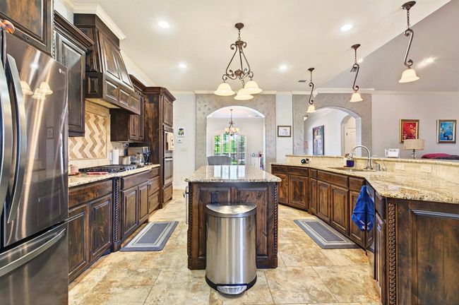 6711 Mosswood Dr, House other with 5 bedrooms, 3 bathrooms and 3 parking in Midland TX | Image 15
