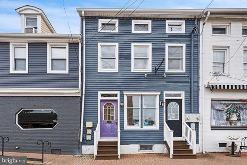 90 Clinton St, DELAWARE CITY, DE, 19706-7702 | Card Image