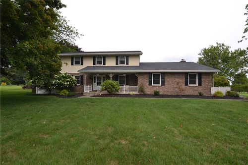 634 Gladys Dr, Nazareth, PA, 18064-8862 | Card Image