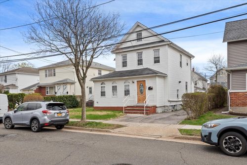 223 Jackson Ave, Mineola, NY, 11501-2425 | Card Image