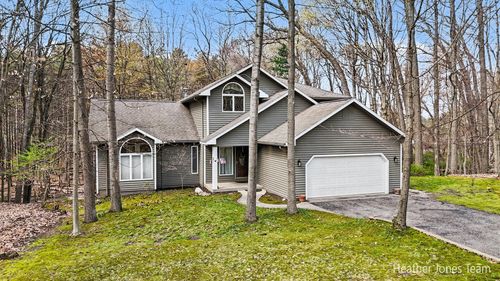 10288 Hathaway Dr, Greenville, MI, 48838-8151 | Card Image