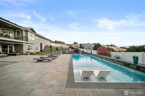 12 Elizabeth Ct, Wenatchee, WA, 98801-9174 | Card Image