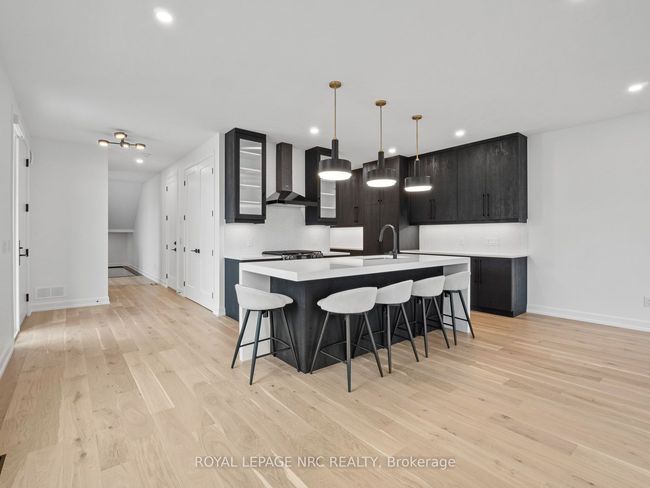 200 Klager Ave, House attached with 3 bedrooms, 4 bathrooms and 1 parking in Fonthill ON | Image 10