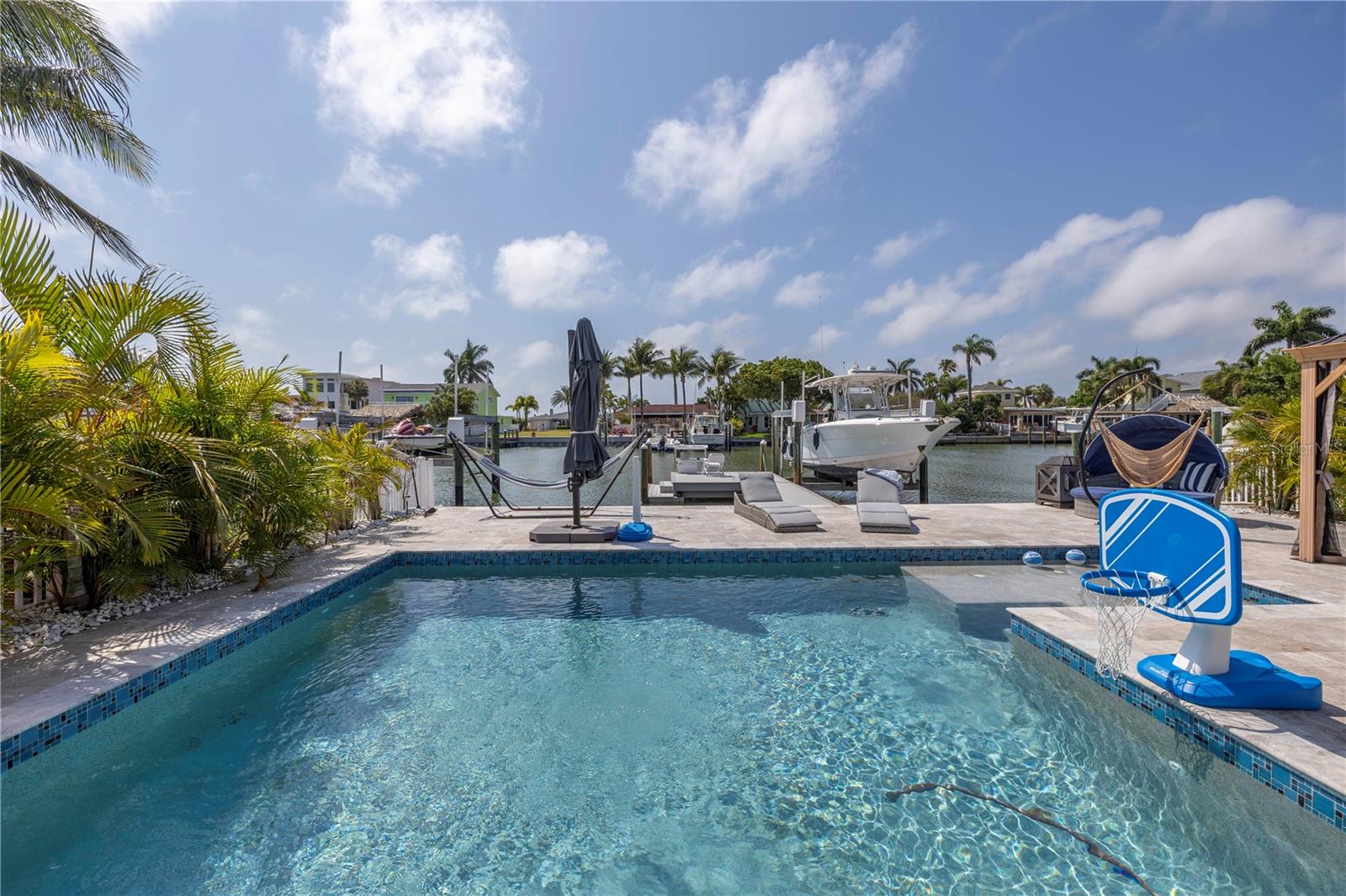 Long Point Dr, Redington Shores, FL 33708