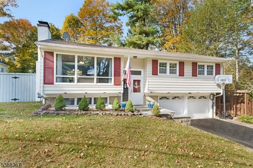 6 Shawnee Trl, Sparta, NJ, 07871-1522 | Card Image