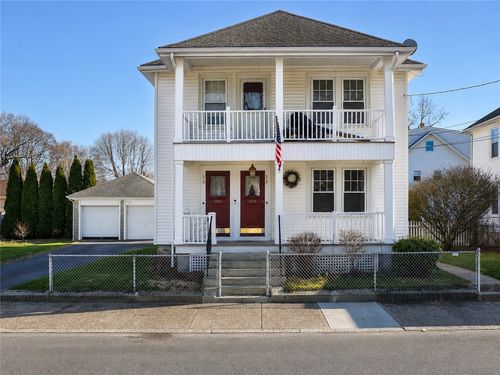 13 Cameron St, Pawtucket, RI, 02861-1713 | Card Image