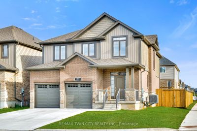 150 Mountain Holly Crt, House other with 4 bedrooms, 3 bathrooms and 6 parking in Waterloo ON | Image 2