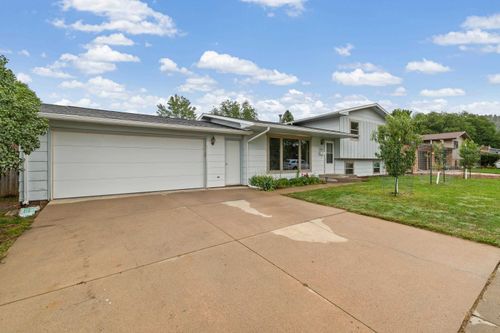 2702 Raymond Dr, Rapid City, SD, 57702-5163 | Card Image