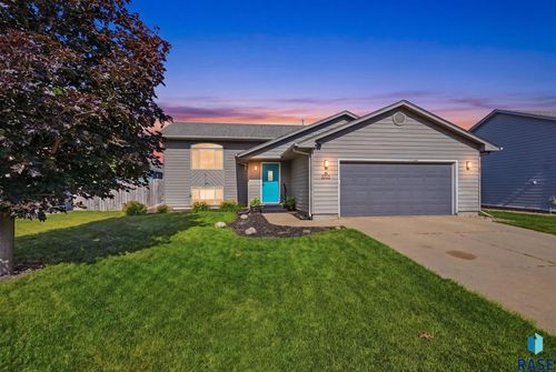 5705 S Cain Ave Avenue, Sioux Falls, SD, 57106 | Card Image