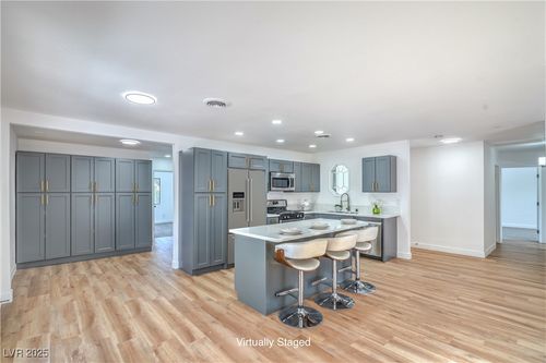 6517 Villa Mesa Dr, Las Vegas, NV, 89107-1242 | Card Image