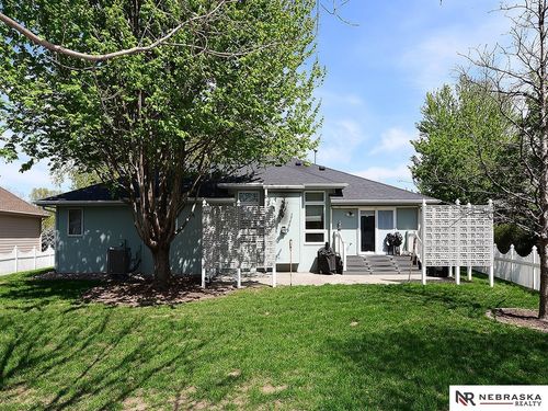 20911 Hampton Cir, Gretna, NE, 68028-3983 | Card Image