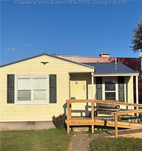 809 Virginia St, Ravenswood, WV, 26164-1226 | Card Image