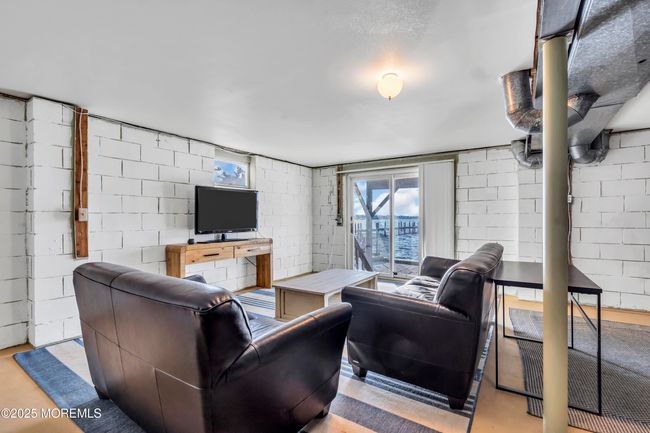walkout basement | Image 40