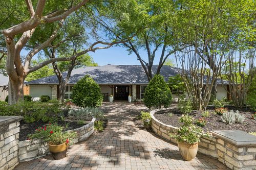 6879 Mossvine Circle, Dallas, TX, 75254 | Card Image